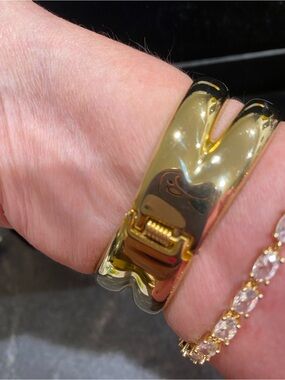 Source Unknown Gold-tone Hinged Cuff Bracelet